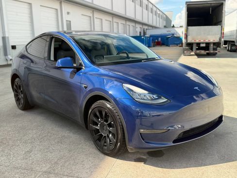 Used 2022 Tesla Model Y Long Range AWD/4WD image 4