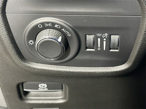 Used 2023 Jeep Grand Cherokee Altitude image 24