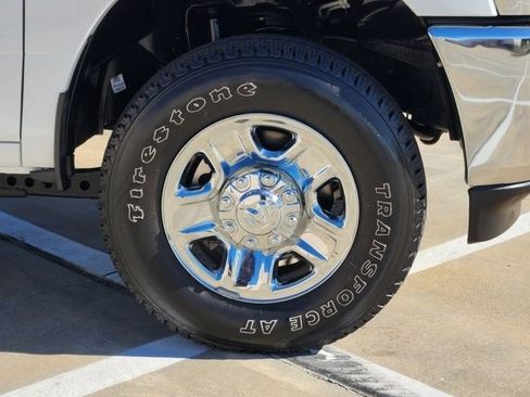 Used 2024 RAM 2500 Tradesman w/ Chrome Appearance Group image 10