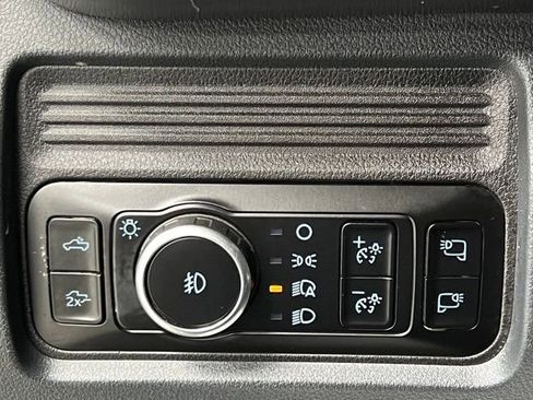 Used 2025 Ford F350 Lariat w/ Black Appearance Package AWD/4WD image 32
