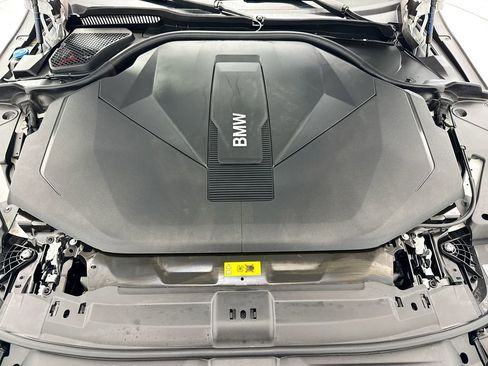 Certified 2026 BMW i5 eDrive40 w/ Premium Package RWD image 28
