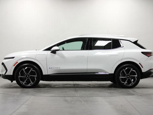 Used 2025 Chevrolet Equinox EV LT w/ Convenience Package image 7