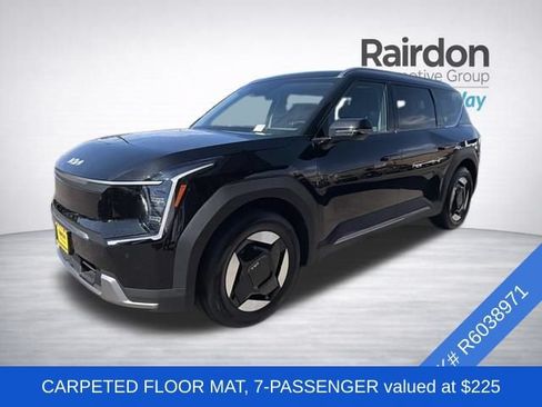 Used 2024 Kia EV9 Wind AWD/4WD image 3