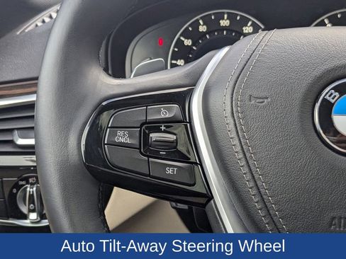 Used 2017 BMW 530i xDrive image 25