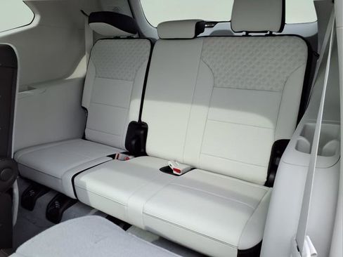 New 2026 GMC Acadia Denali w/ Super Cruise Package image 28