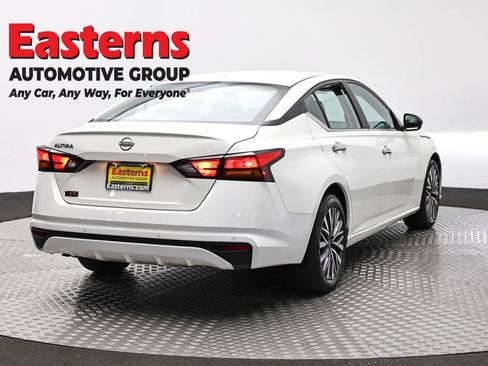 Used 2025 Nissan Altima 2.5 SV FWD image 5