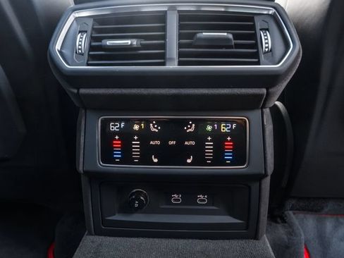 Used 2025 Lamborghini Urus SE AWD/4WD image 59