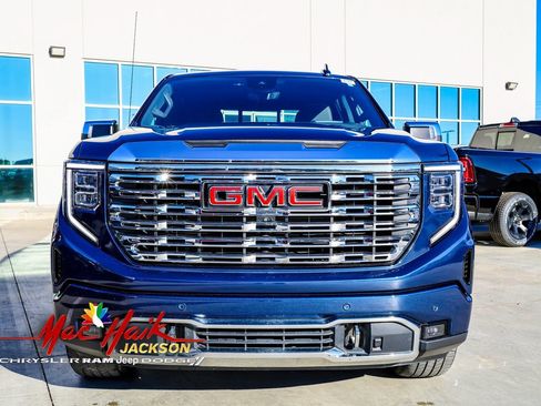 Used 2023 GMC Sierra 1500 Denali w/ Denali Reserve Package image 5