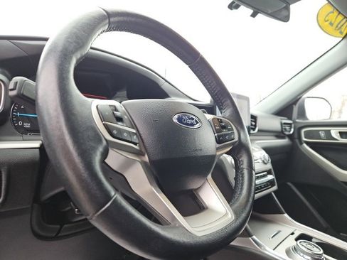 Used 2023 Ford Explorer XLT w/ Equipment Group 202A image 35