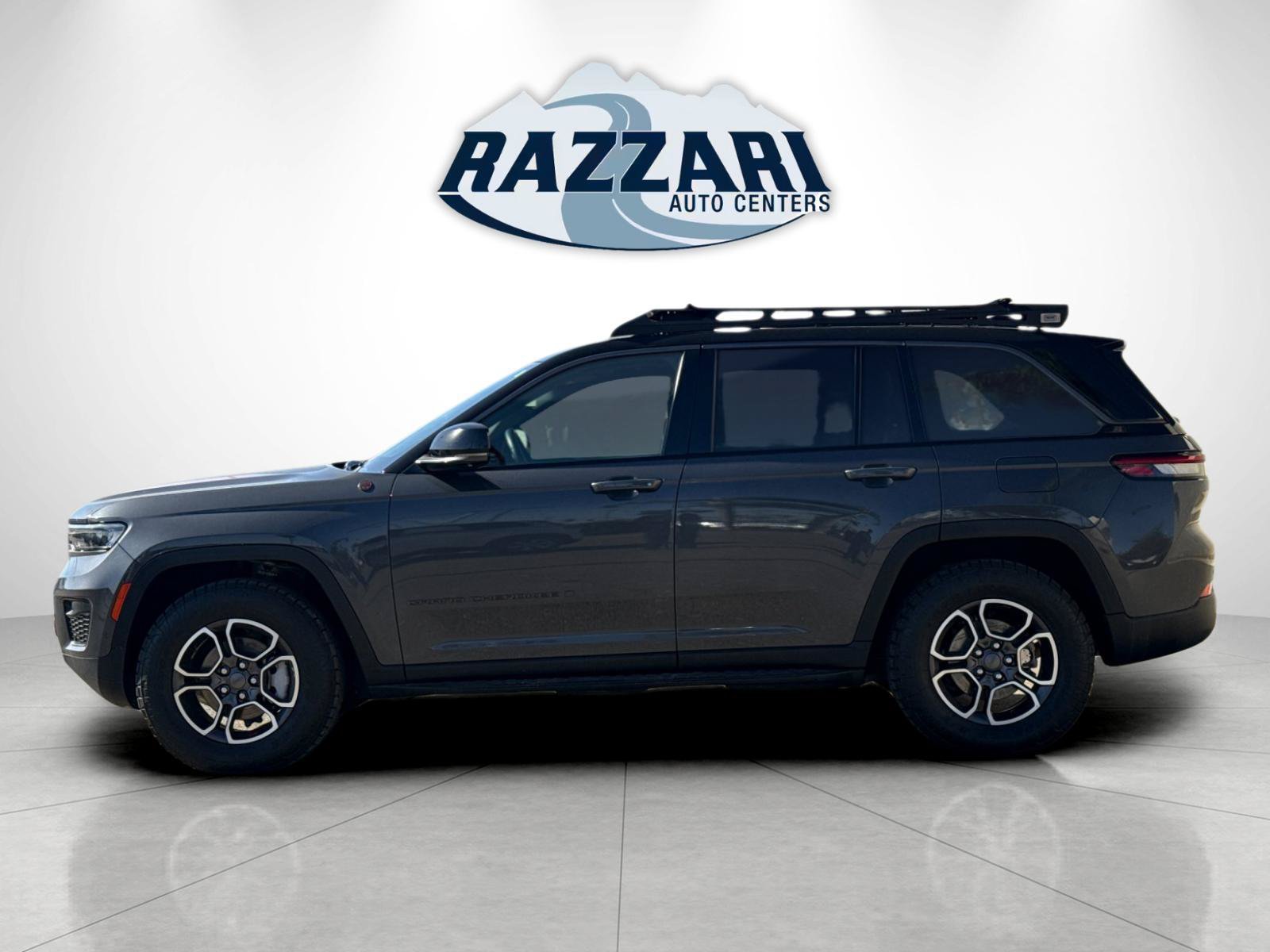 Used 2022 Jeep Grand Cherokee Trailhawk w/ ADV Protech Group II AWD/4WD image 6