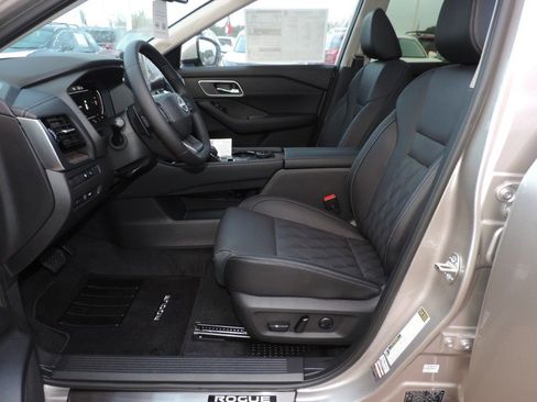 New 2026 Nissan Rogue Platinum image 19