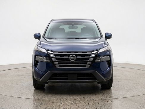 Used 2025 Nissan Rogue SV AWD/4WD image 2