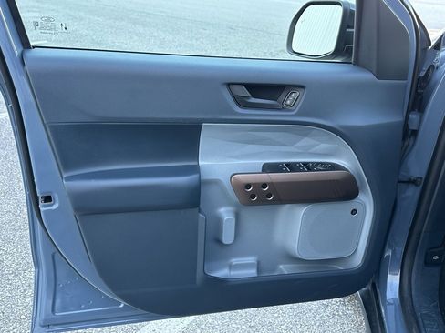 Used 2024 Ford Maverick Lariat image 12