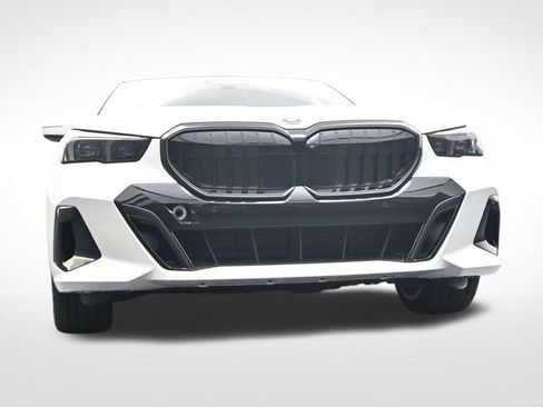 New 2027 BMW 550e xDrive AWD/4WD image 43