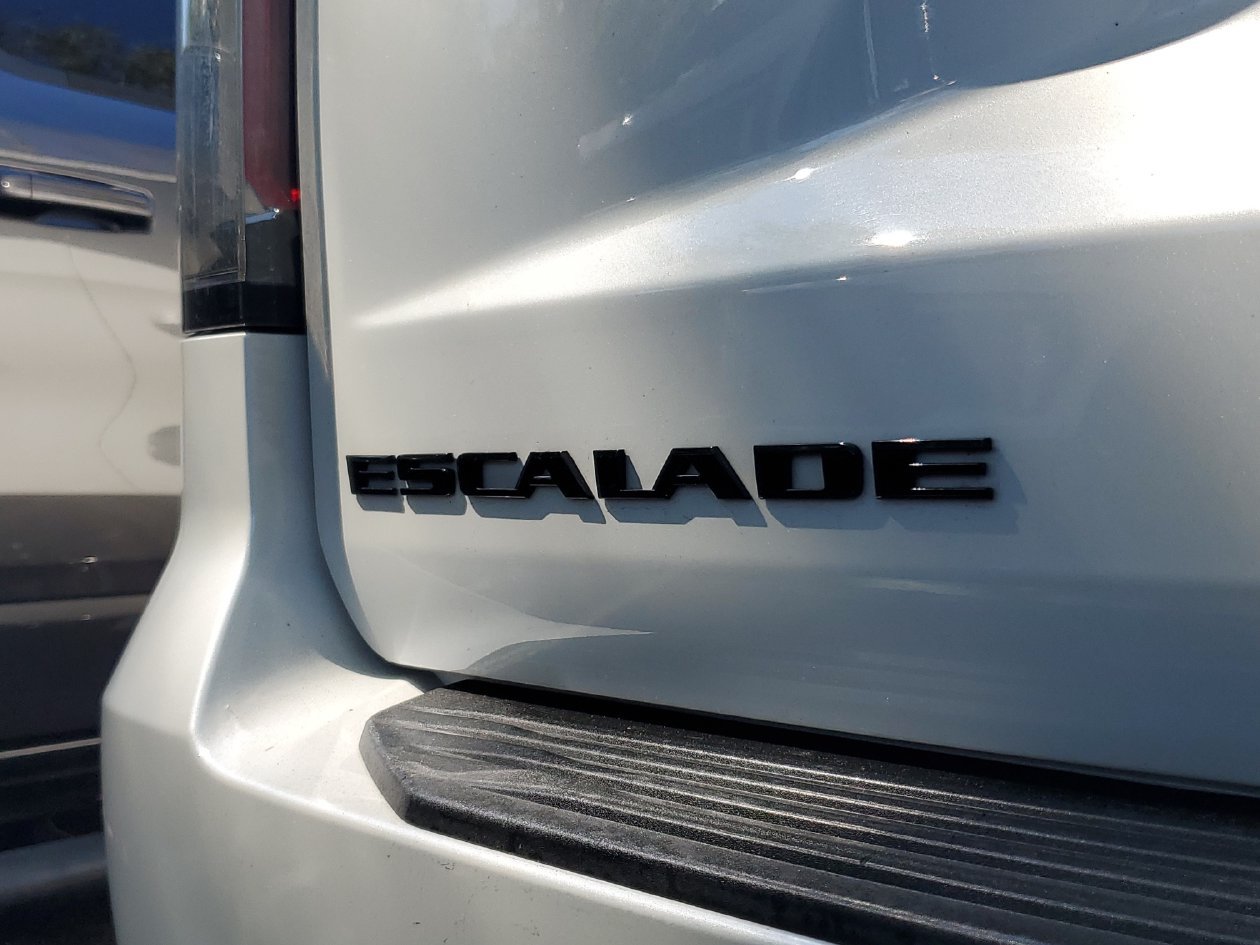 Used 2022 Cadillac Escalade Sport w/ Touring Package AWD/4WD image 7