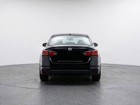 Used 2025 Nissan Altima 2.5 SV image 7