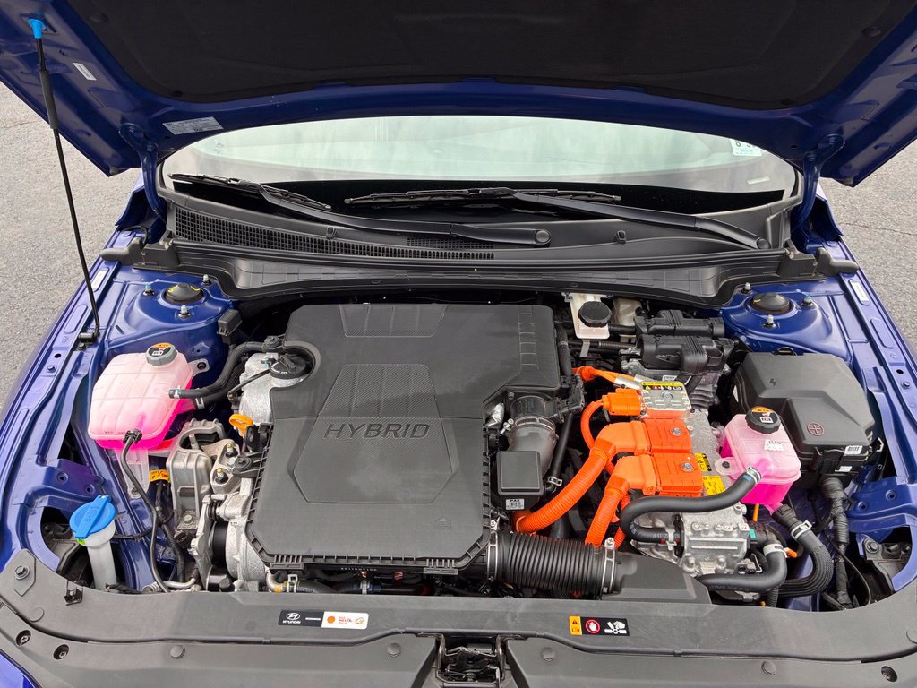 Certified 2025 Hyundai Elantra SEL FWD image 9