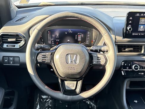 Used 2025 Honda Pilot Black Edition image 21