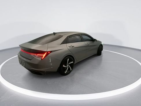 Used 2023 Hyundai Elantra Limited w/ Winter Weather Package FWD image 6