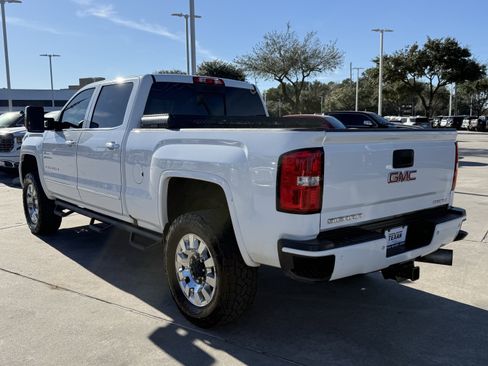 Used 2017 GMC Sierra 2500 Denali w/ Duramax Plus Package image 7
