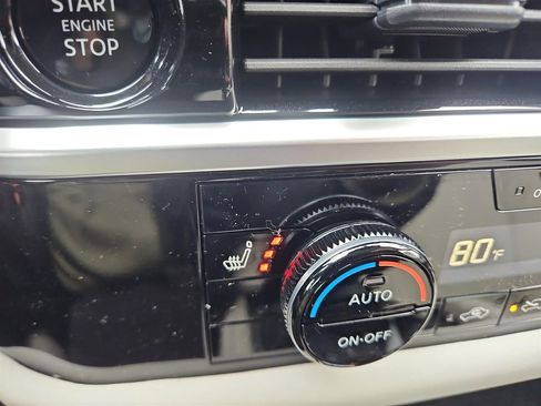 New 2025 Nissan Pathfinder SL w/ Black Appearance Package image 17