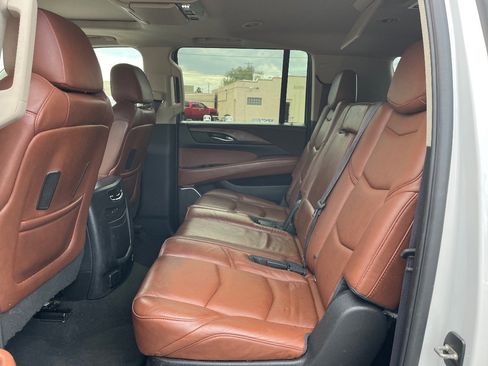 Used 2017 Cadillac Escalade ESV Premium Luxury image 13