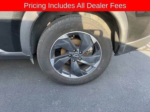 Used 2024 Nissan Rogue SV AWD/4WD image 3