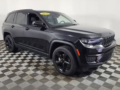 Used 2023 Jeep Grand Cherokee Altitude
