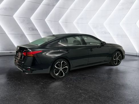 Used 2024 Nissan Altima 2.5 SR image 4