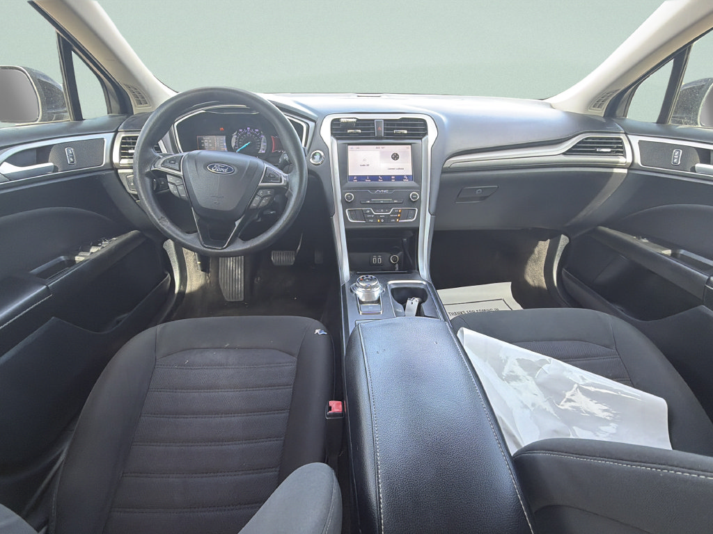 Used 2020 Ford Fusion SE FWD image 12