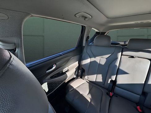 Used 2020 Hyundai Santa Fe Limited image 13