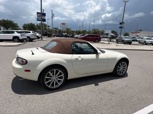 Used 2007 MAZDA MX-5 Miata Grand Touring w/ Premium Pkg RWD image 5