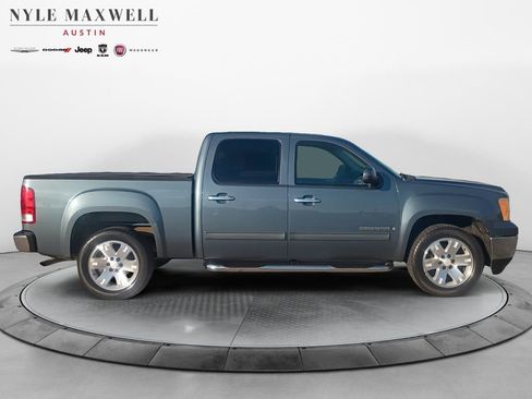 Used 2007 GMC Sierra 1500 SLT w/ SLE/SLT Trailering Package image 17
