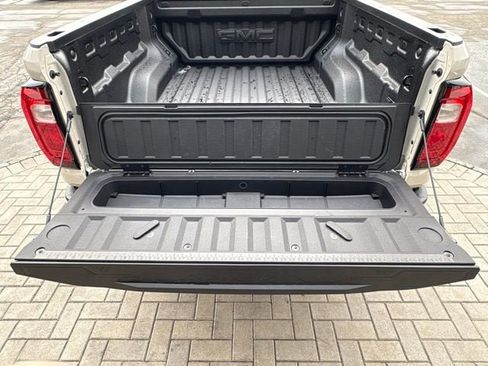 New 2026 GMC Canyon Elevation w/ Convenience Package image 12