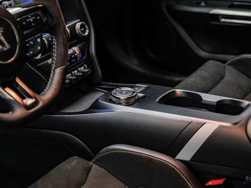 Used 2021 Ford Mustang Shelby GT500 w/ Carbon Fiber Track Pack image 65