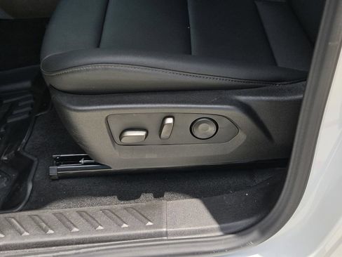 Used 2026 Chevrolet Colorado Trail Boss AWD/4WD image 13