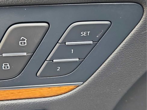 Used 2023 Audi Q5 e Premium Plus w/ Premium Plus Package image 14