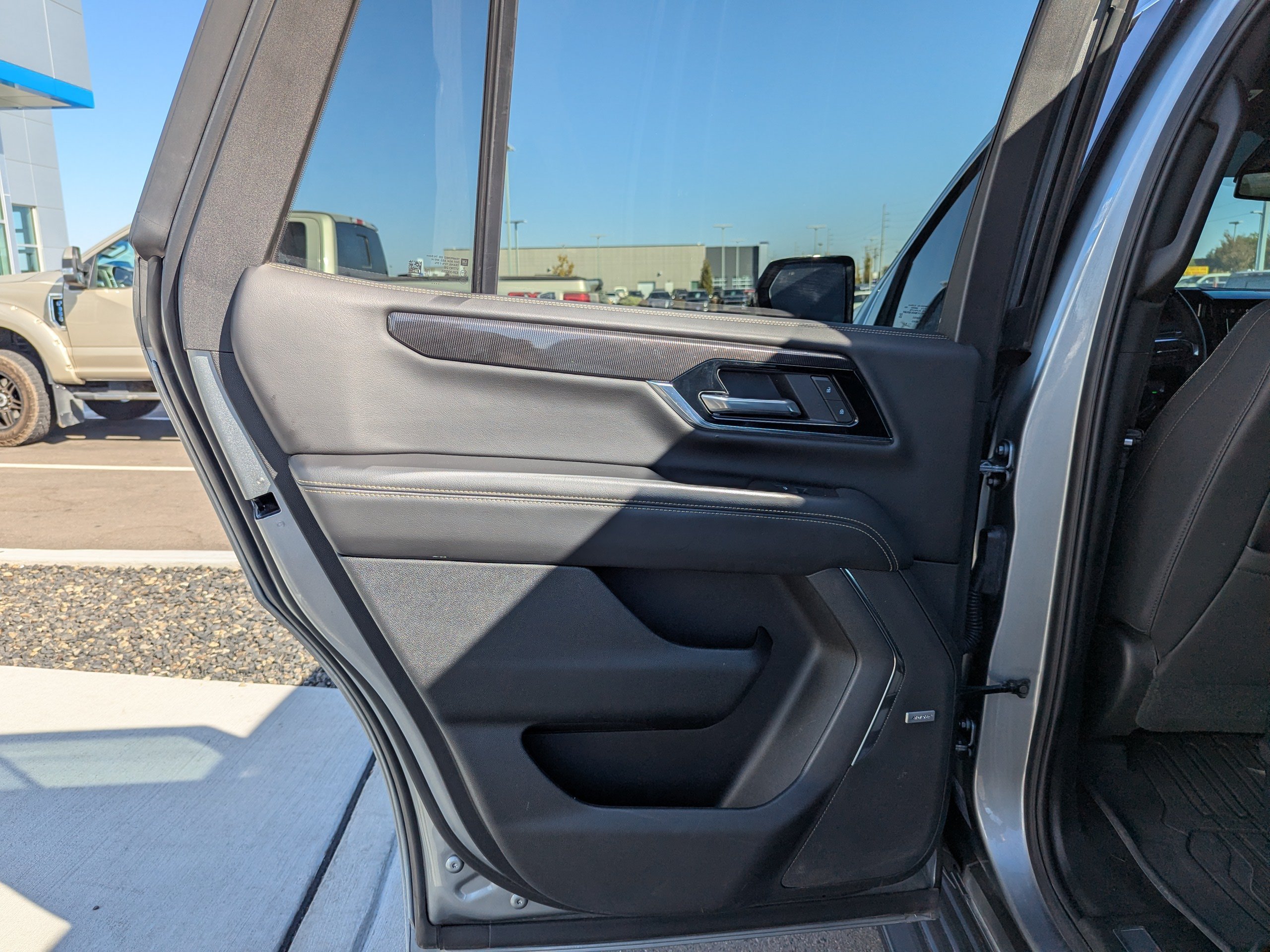 Used 2025 GMC Yukon Elevation AWD/4WD image 31