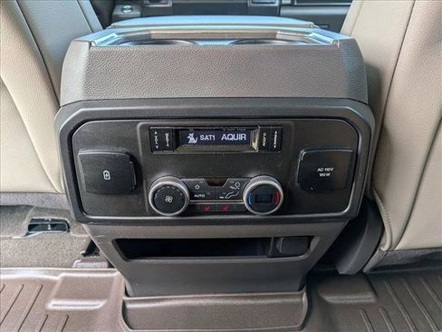 Used 2020 Ford Expedition Limited image 17