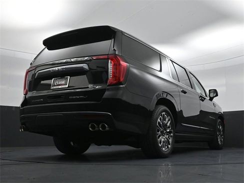 Used 2023 GMC Yukon XL Denali Ultimate image 25
