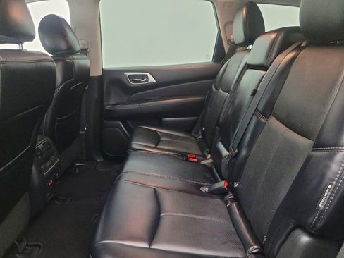 Used 2019 Nissan Pathfinder Platinum w/ Cargo Package image 18
