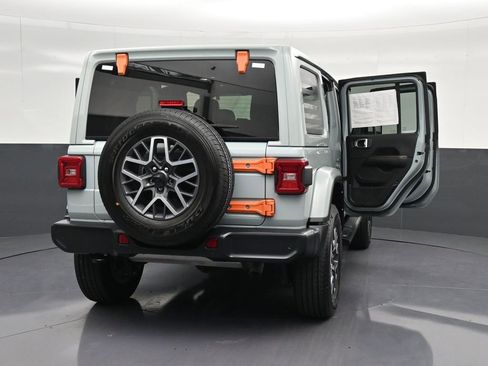 Used 2024 Jeep Wrangler Unlimited Sahara w/ Safety Group AWD/4WD image 32