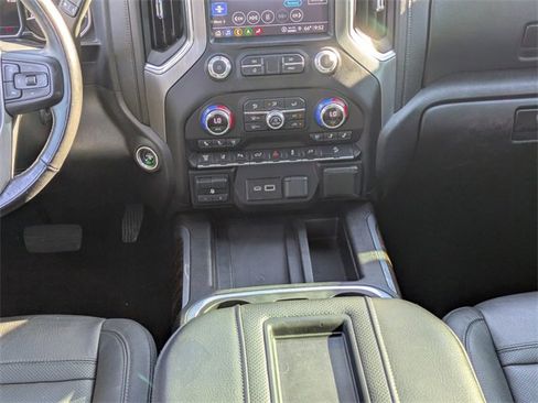 Used 2021 GMC Sierra 3500 Denali w/ Denali Ultimate Package image 18