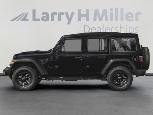 Used 2024 Jeep Wrangler Unlimited Rubicon 392 AWD/4WD image 3