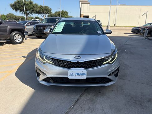 Used 2019 Kia Optima LX FWD image 3