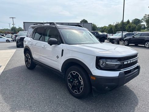 Used 2025 Ford Bronco Sport Outer Banks w/ Outer Banks Tech Package+ AWD/4WD image 11