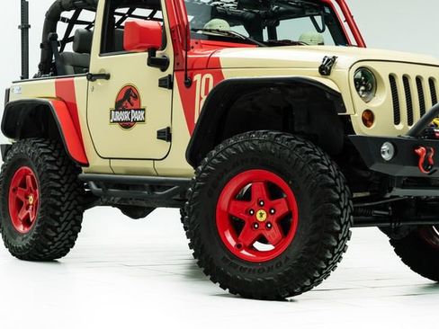 Used 2010 Jeep Wrangler Rubicon w/ PWR Convenience Group image 3