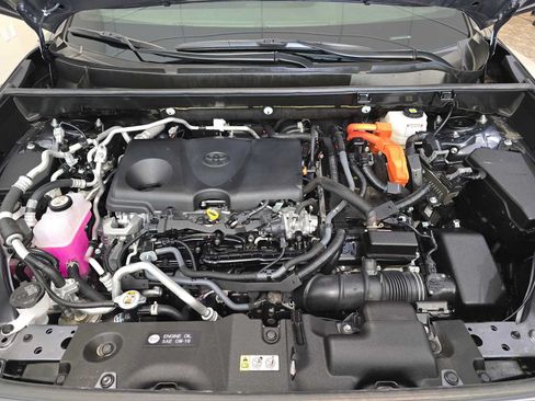 Certified 2024 Toyota RAV4 SE AWD/4WD image 9