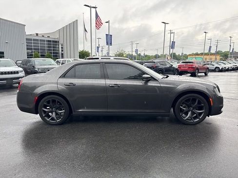 Used 2022 Chrysler 300 S RWD image 3