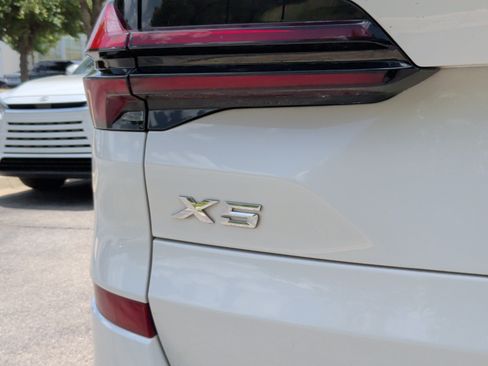 Used 2024 BMW X5 xDrive40i w/ M Sport Package AWD/4WD image 12
